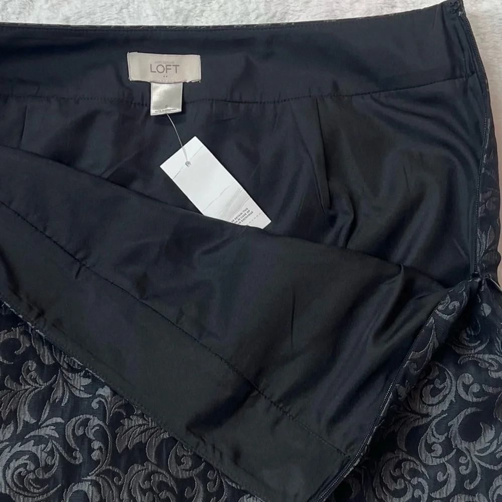 NWT LOFT Ann Taylor Paisley Embossed Black Mini Skirt Mid Rise Size 8 Stretchy
